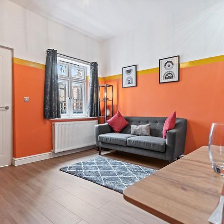 4 Bedroom, 2 Bath In Newcastle Town Centre Екстер'єр фото