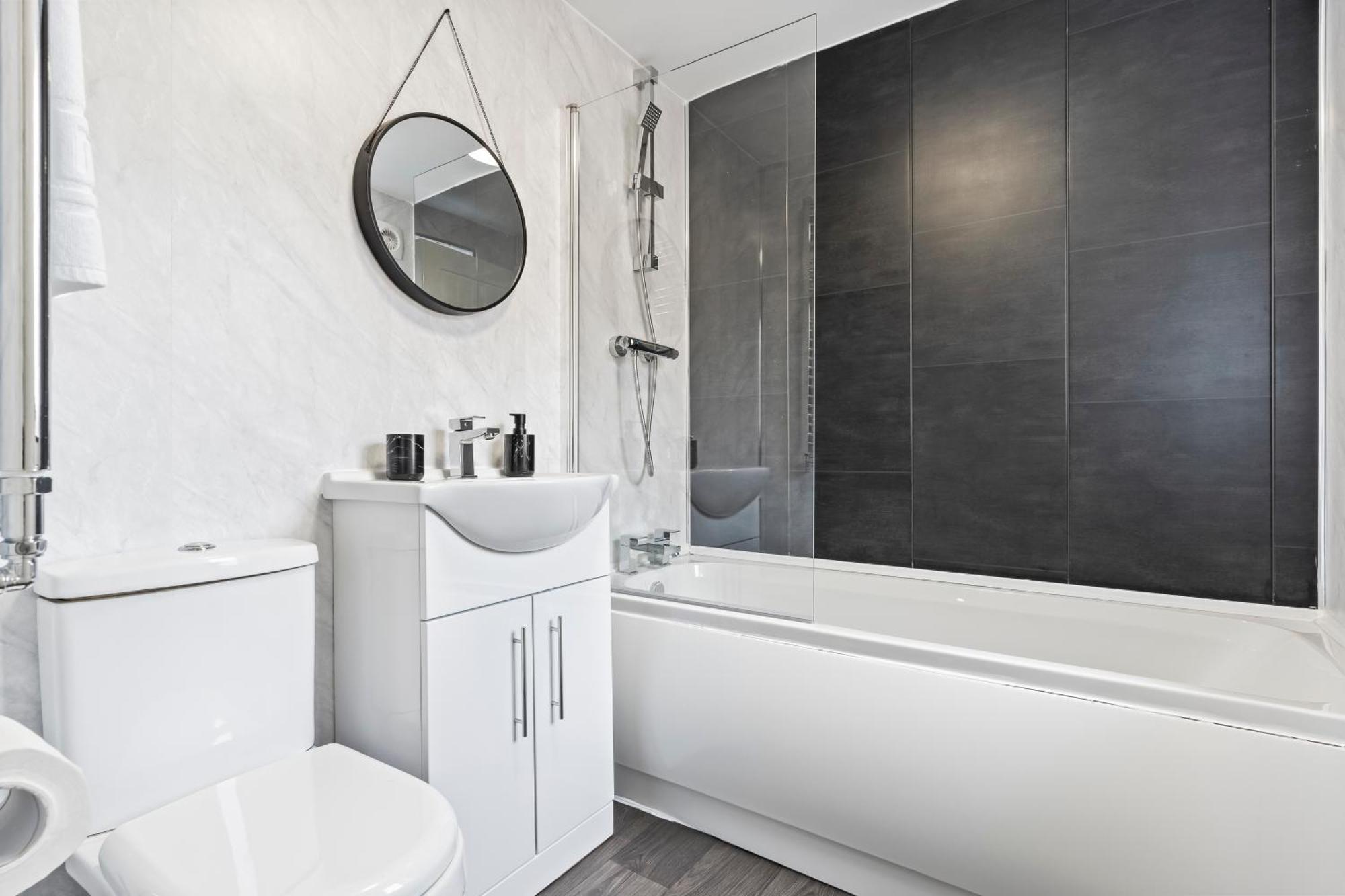 4 Bedroom, 2 Bath In Newcastle Town Centre Екстер'єр фото