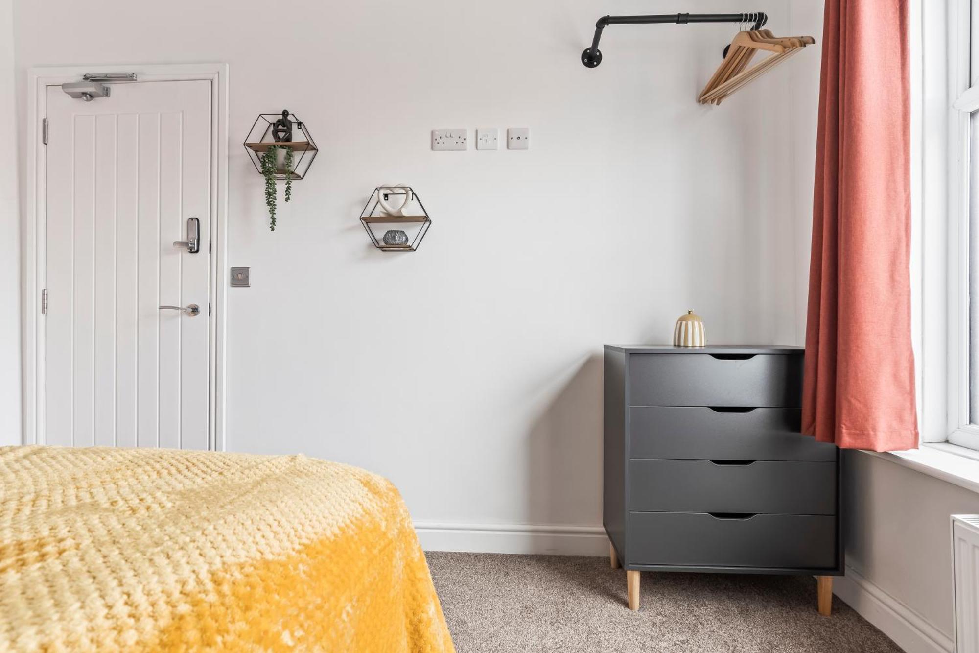 4 Bedroom, 2 Bath In Newcastle Town Centre Екстер'єр фото
